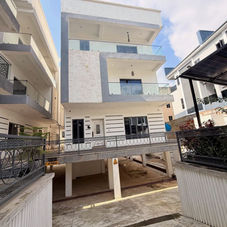 solidly built 4-bedroom detached duplex for sale in Utako District, Abuja,