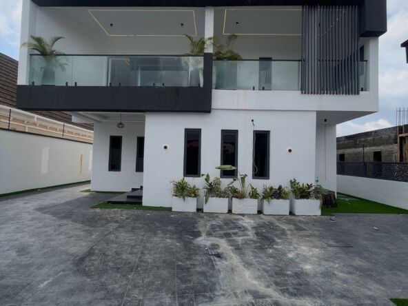 5 bedroom detached duplex for sale in Gwarinpa, Abuja