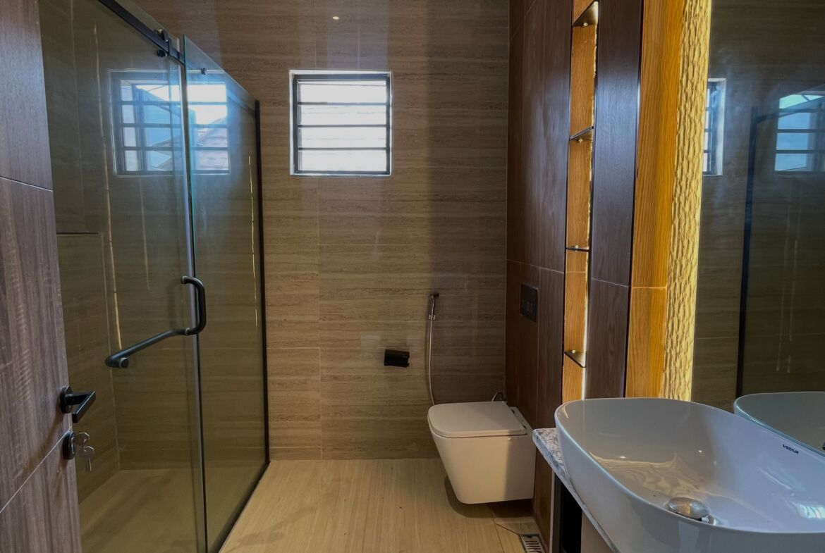 5 bedroom detached duplex for sale in Gwarinpa, Abuja
