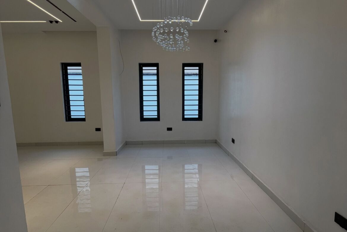 5 bedroom detached duplex for sale in Gwarinpa, Abuja