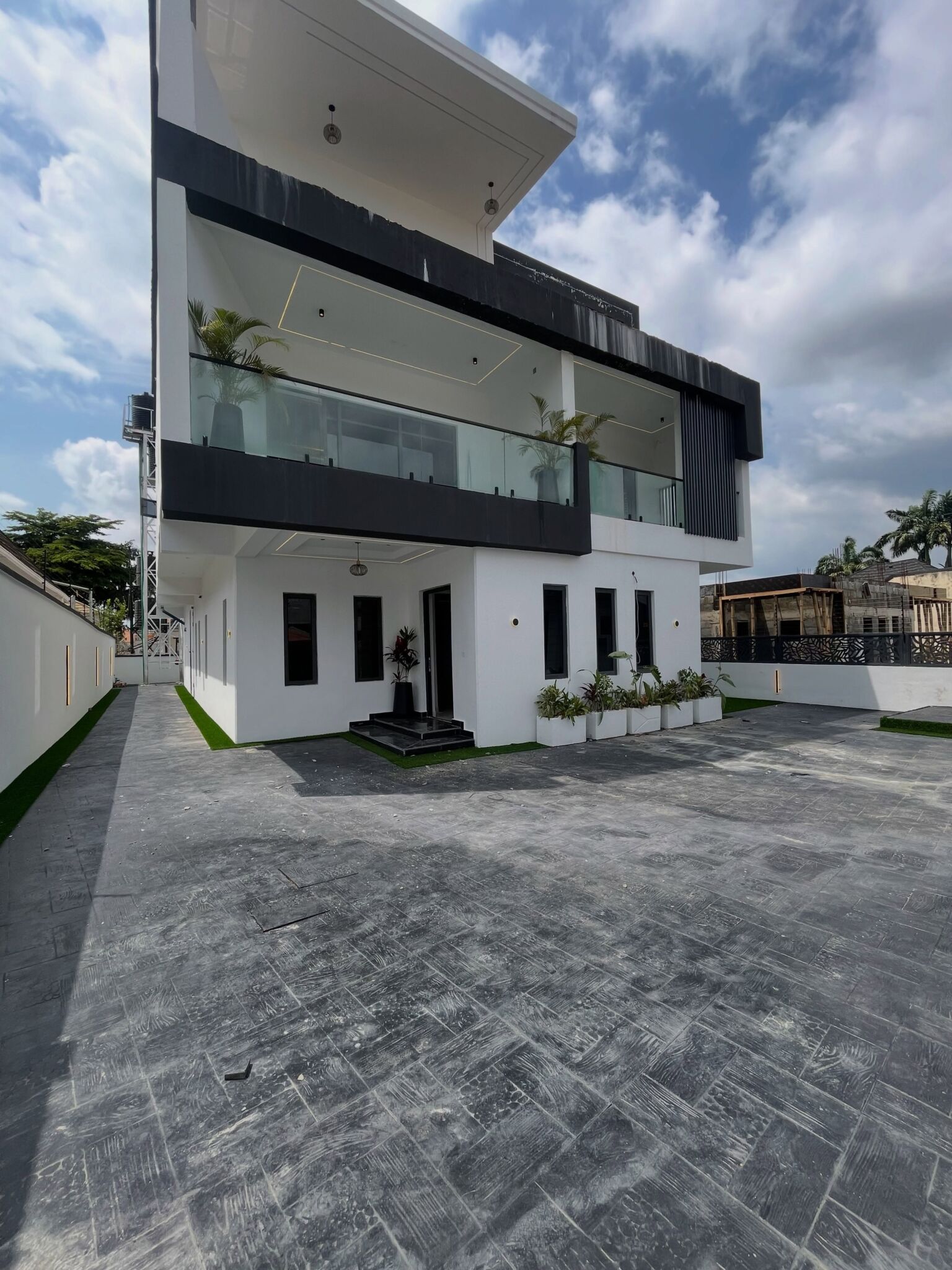 5 bedroom detached duplex for sale in Gwarinpa, Abuja