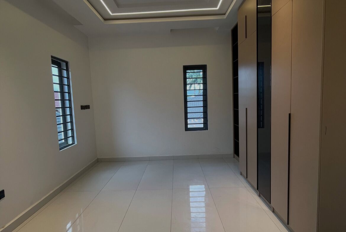 5 bedroom detached duplex for sale in Gwarinpa, Abuja