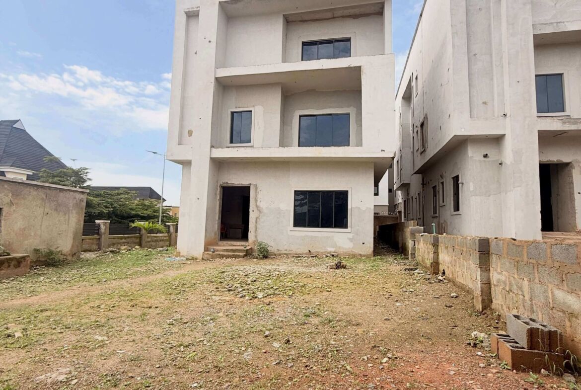 solidly built 5-bedroom detached duplex for sale in Guzape District, Abuja