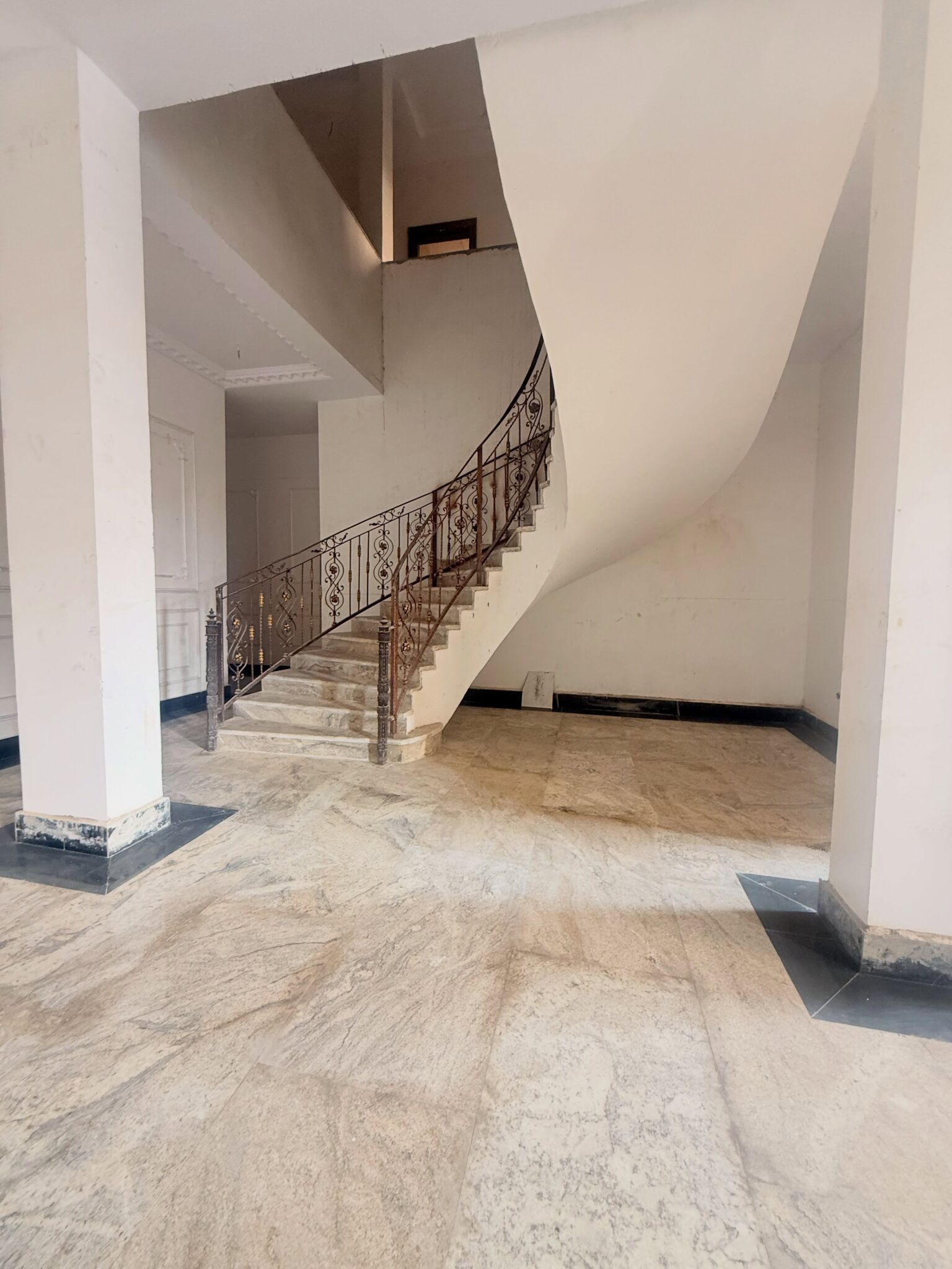 6-bedroom fully detached duplex for sale in Asokoro, Abuja