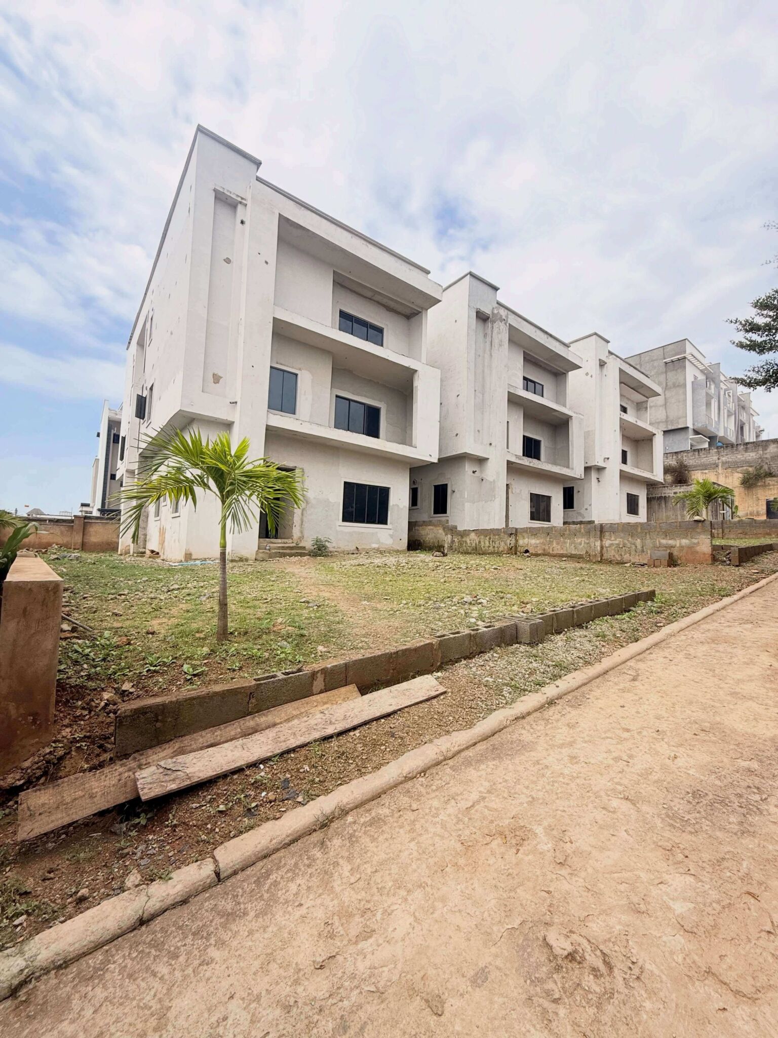 solidly built 5-bedroom detached duplex for sale in Guzape District, Abuja