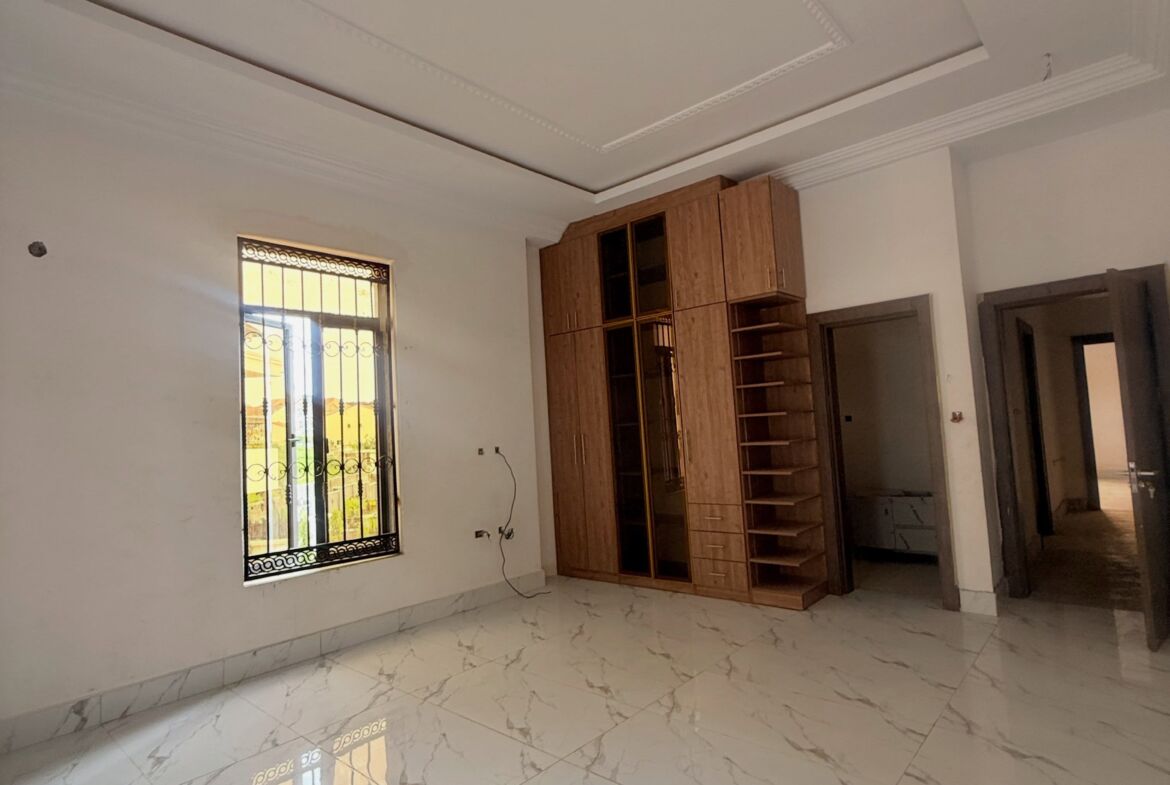 6-bedroom fully detached duplex for sale in Asokoro, Abuja