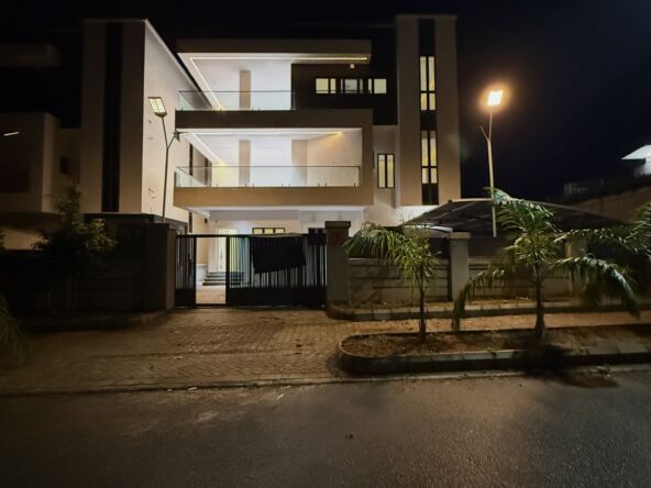 6-bedroom fully detached smart home for sale in Katampe Extension, Abuja