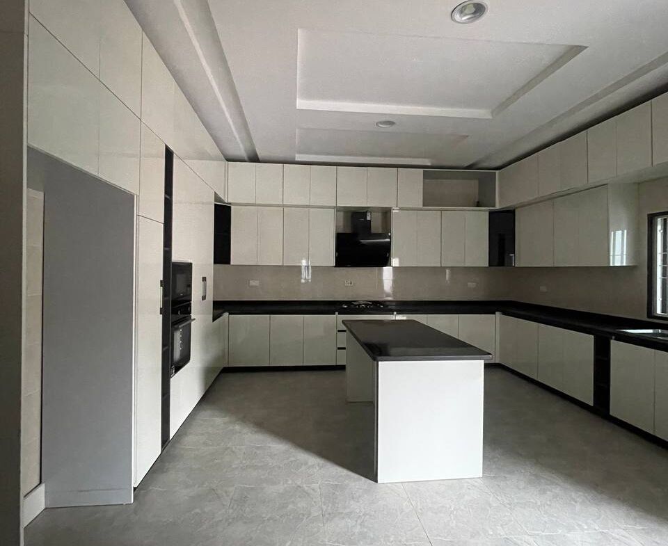 6 bedroom house for sale in Karsana, Abuja