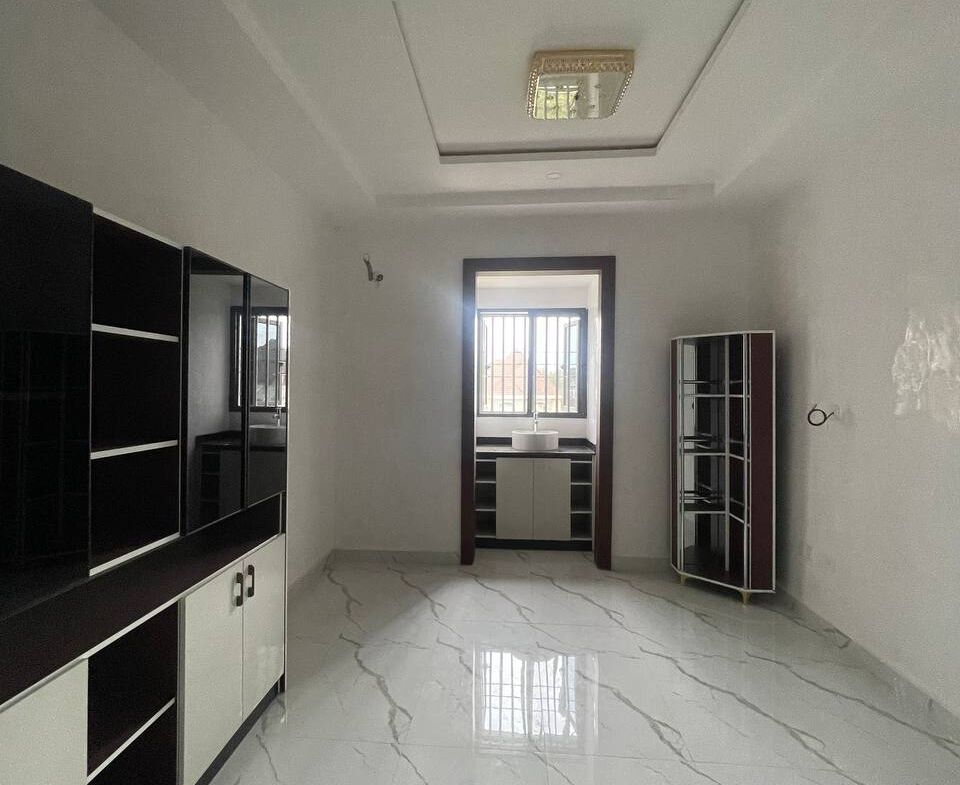 6 bedroom house for sale in Karsana, Abuja