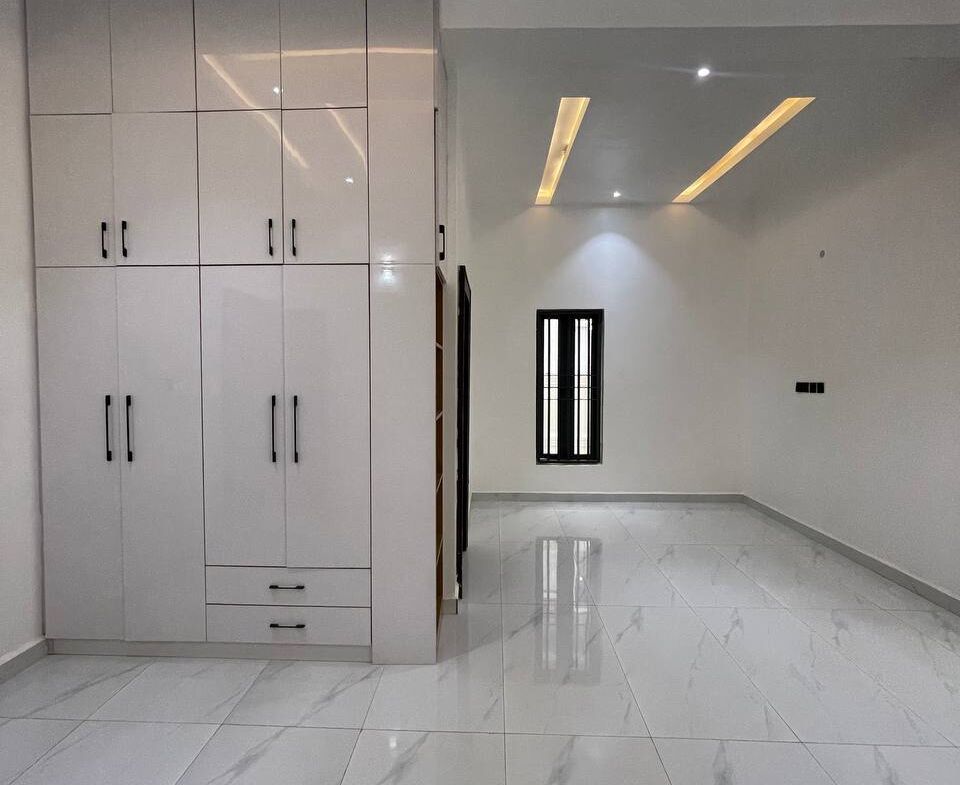 6 bedroom house for sale in Karsana, Abuja