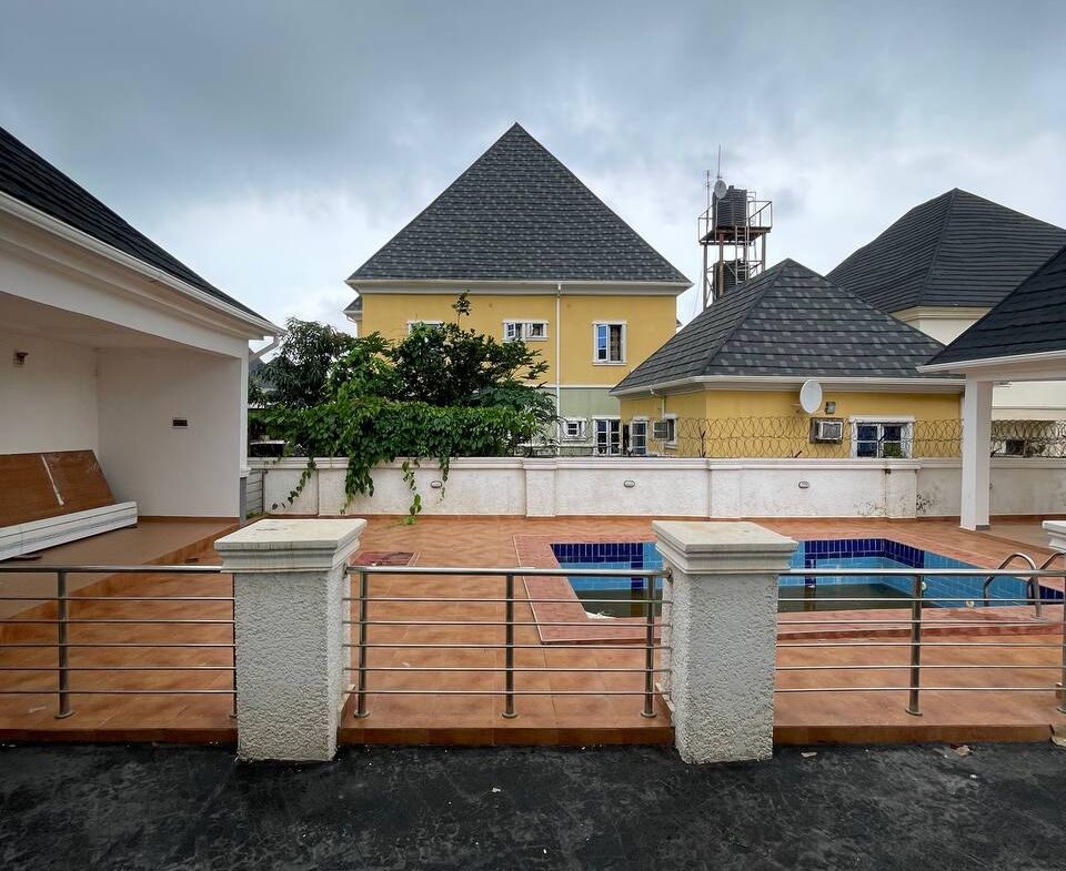 6 bedroom house for sale in Karsana, Abuja