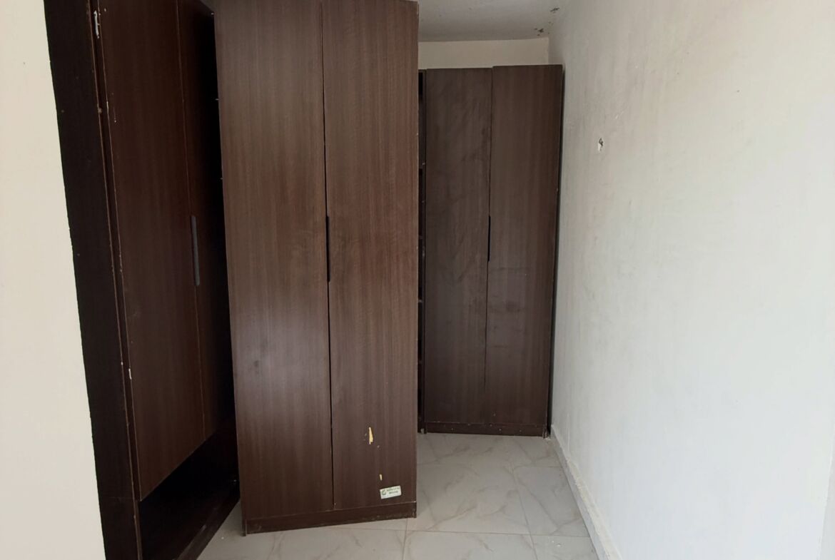 5-bedroom detached duplex with a one-room boys’ quarters