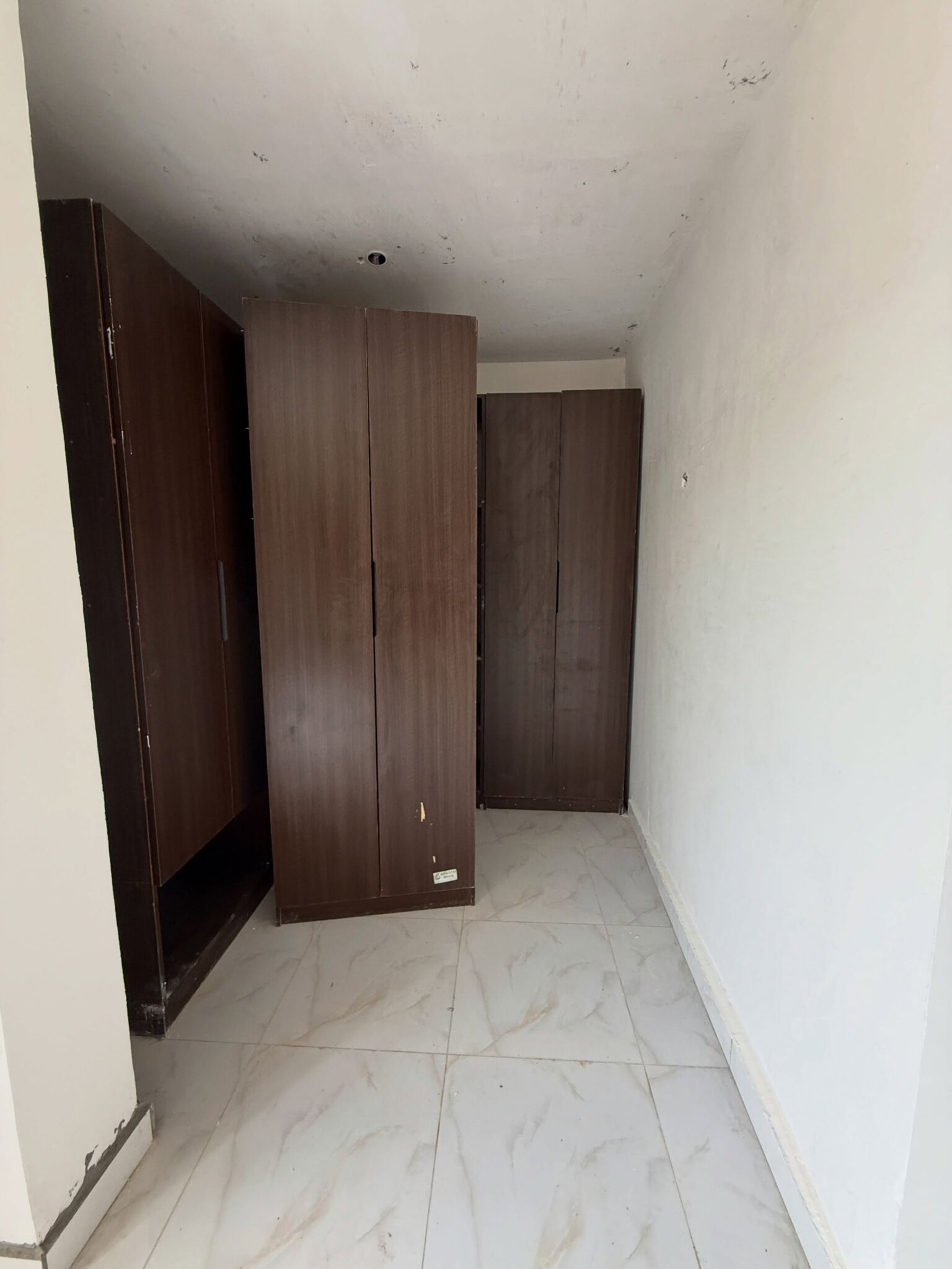 5-bedroom detached duplex with a one-room boys’ quarters