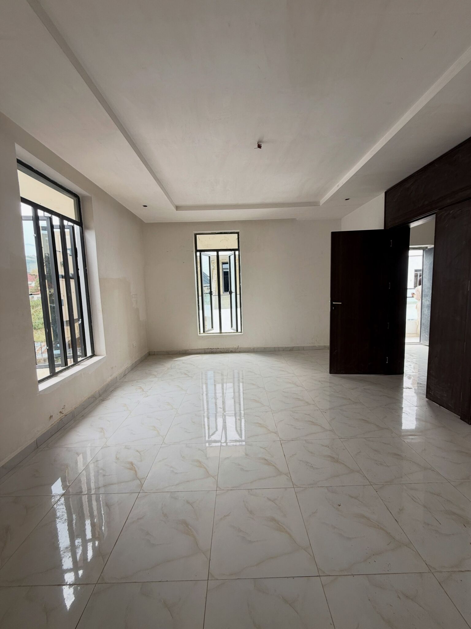 5-bedroom detached duplex with a one-room boys’ quarters