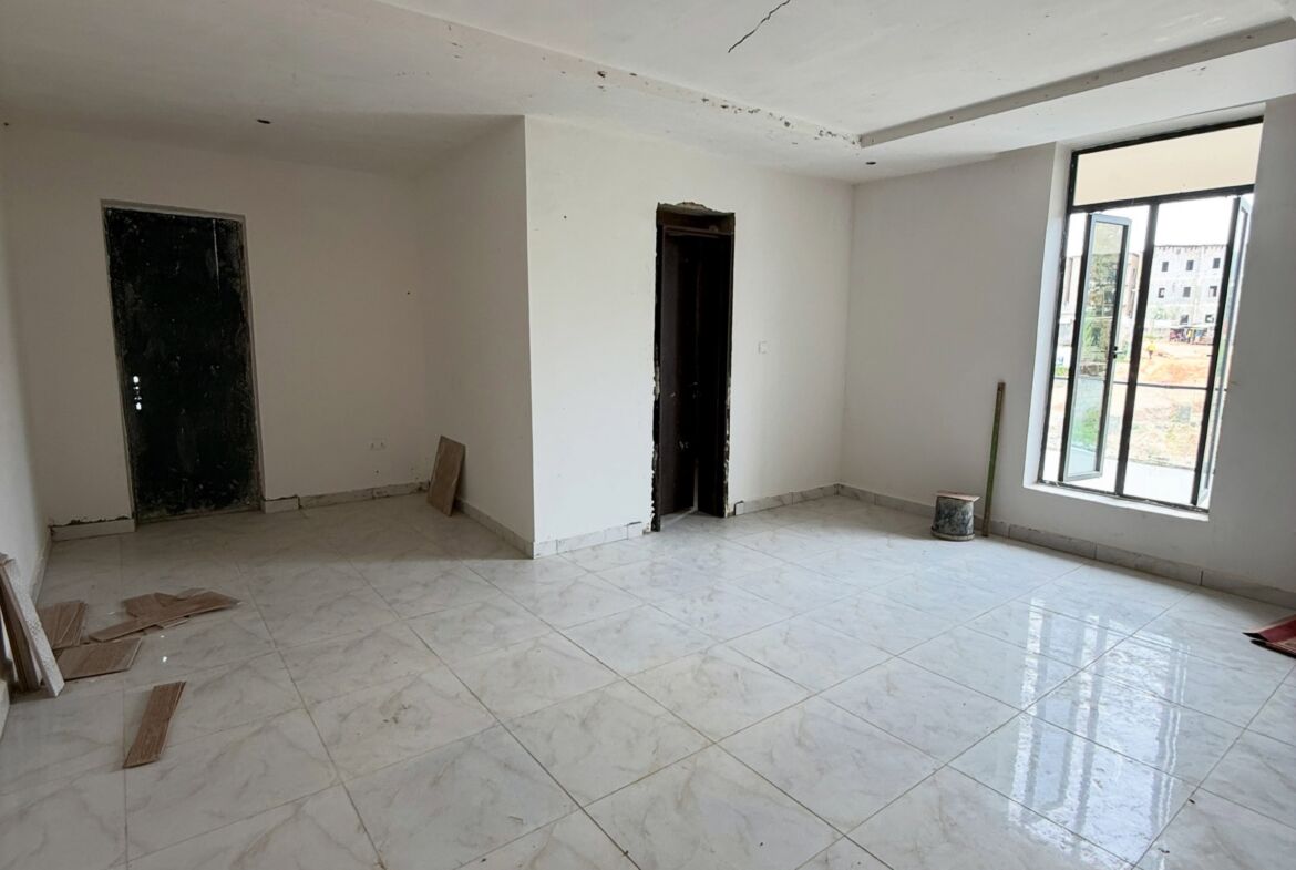 5-bedroom detached duplex with a one-room boys’ quarters
