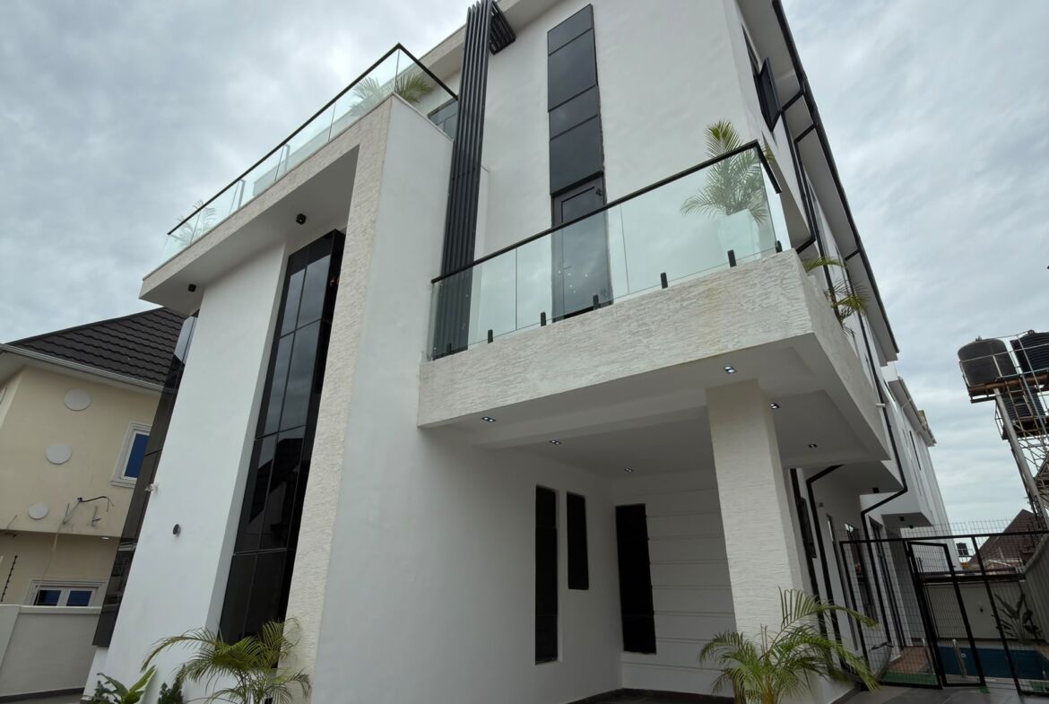 5-bedroom fully detached duplex for sale in Apo Resettlement, Abuja