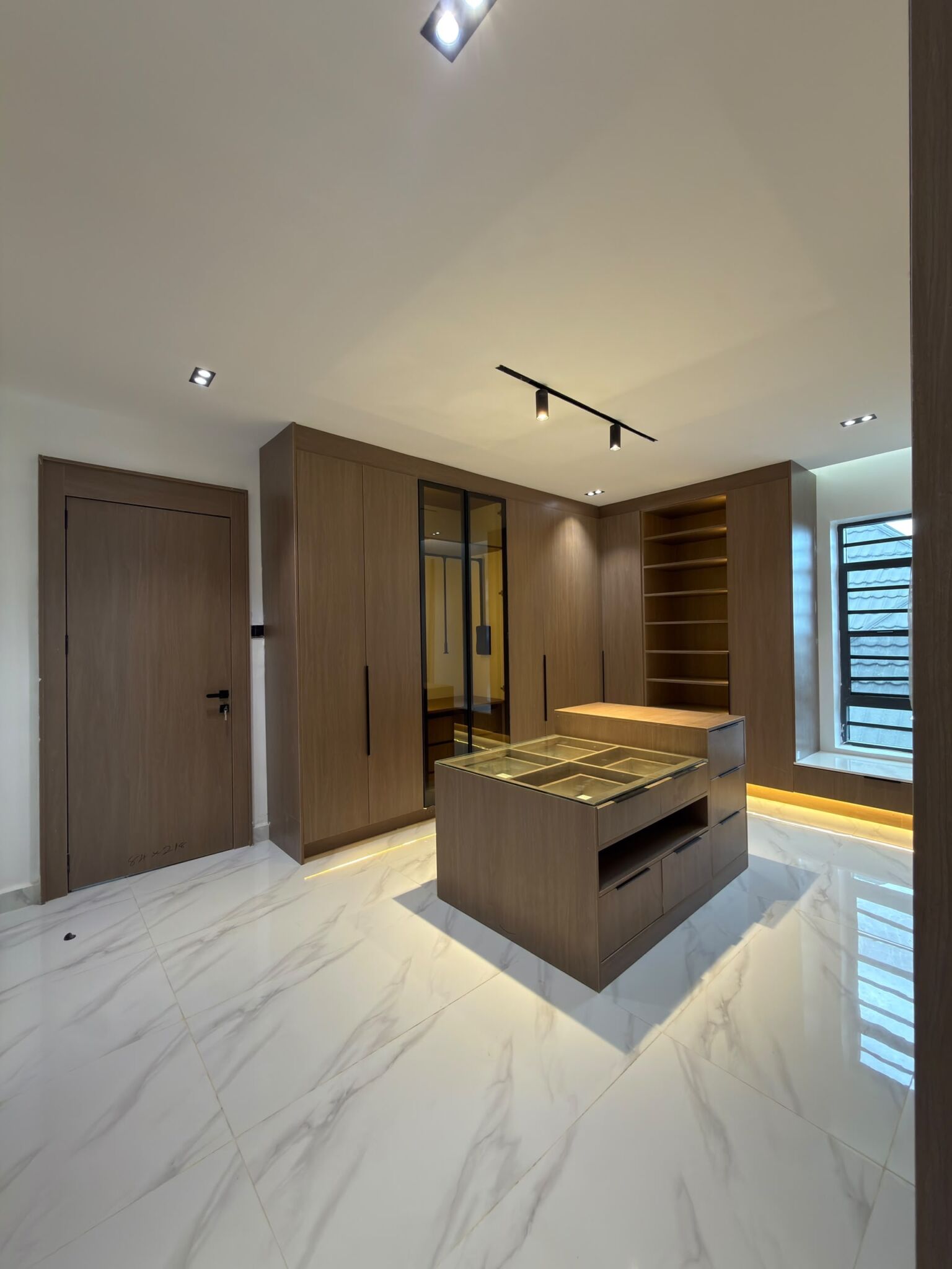 5-bedroom fully detached duplex for sale in Apo Resettlement, Abuja