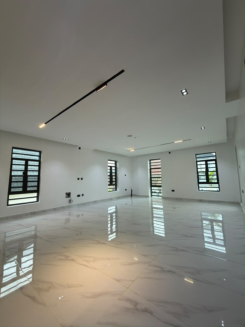 5-bedroom fully detached duplex for sale in Apo Resettlement, Abuja