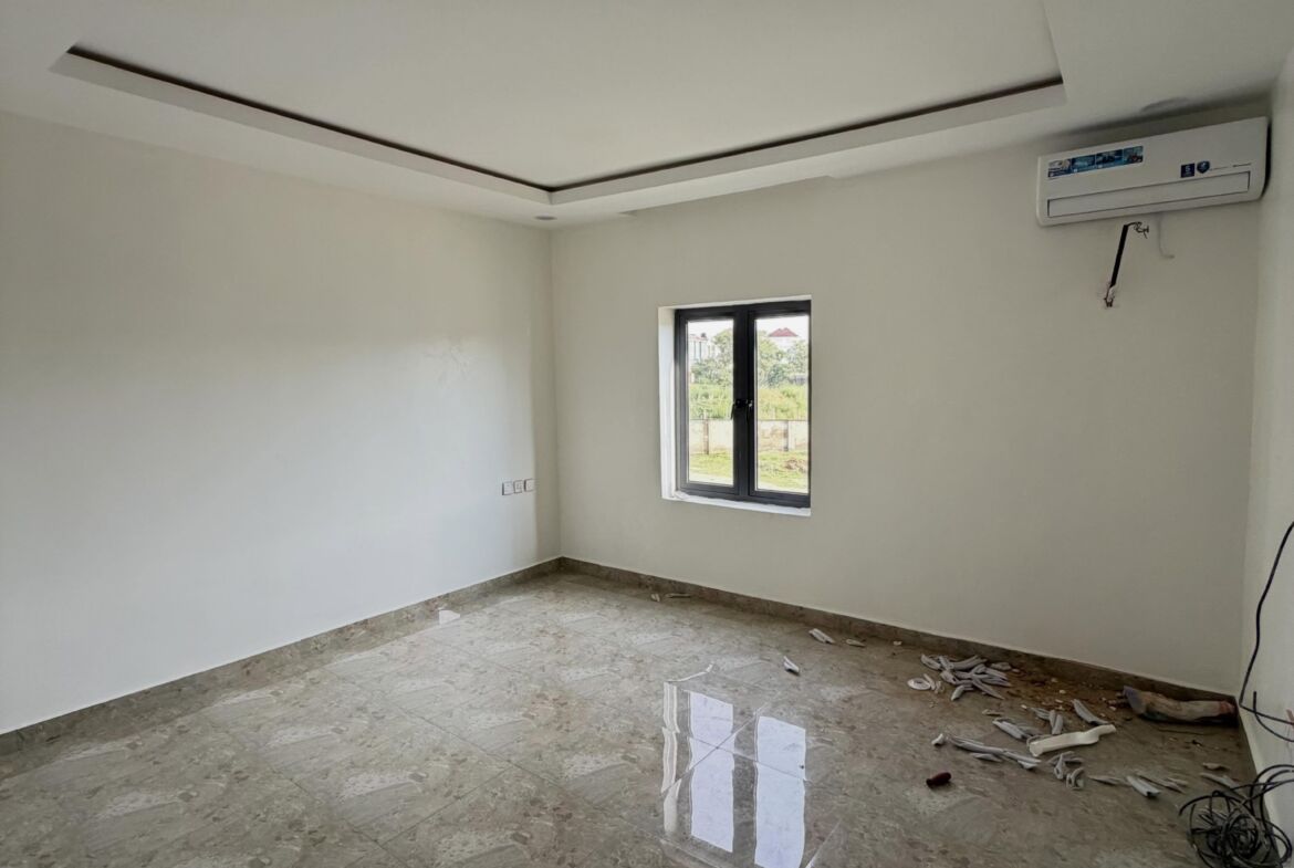 two units of 4-bedroom terrace duplexes and two units of 2-bedroom flats