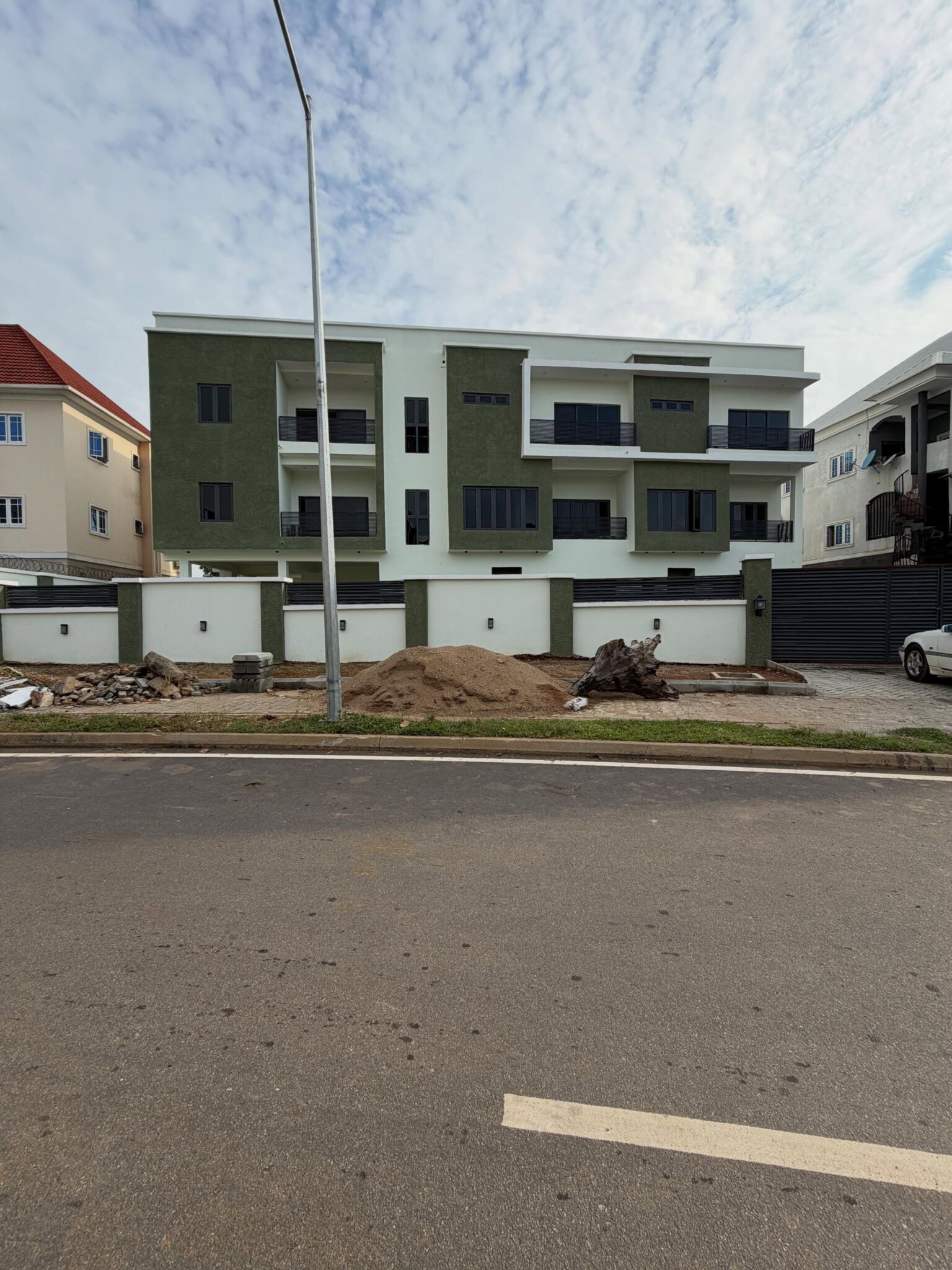 two units of 4-bedroom terrace duplexes and two units of 2-bedroom flats