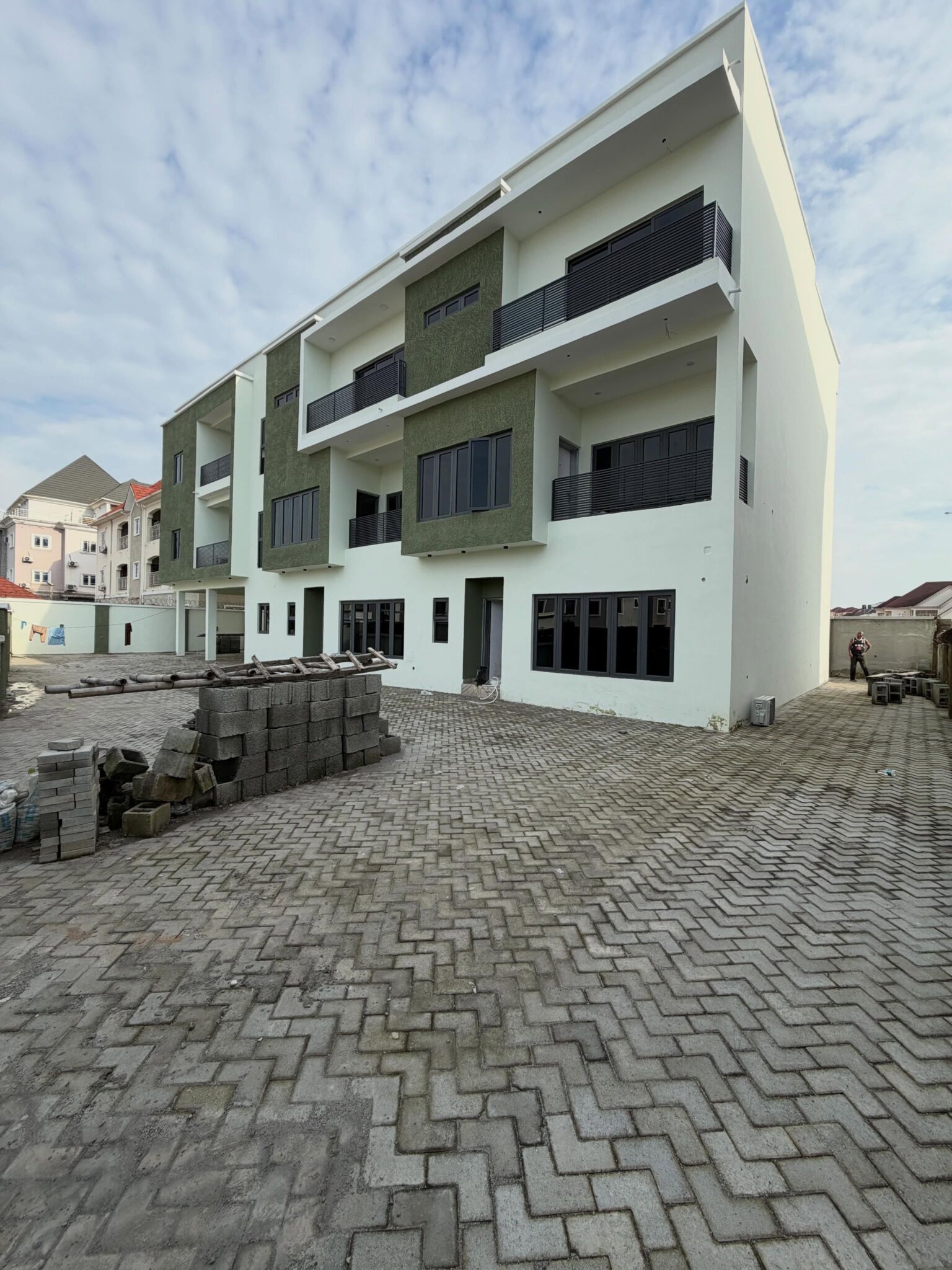 two units of 4-bedroom terrace duplexes and two units of 2-bedroom flats