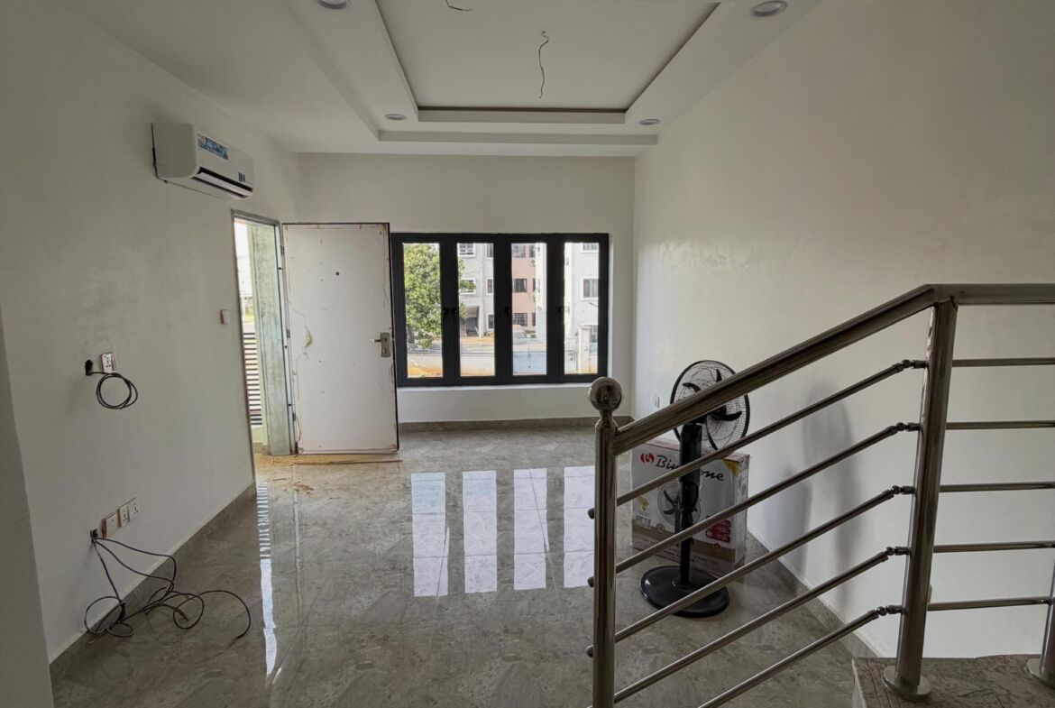 two units of 4-bedroom terrace duplexes and two units of 2-bedroom flats