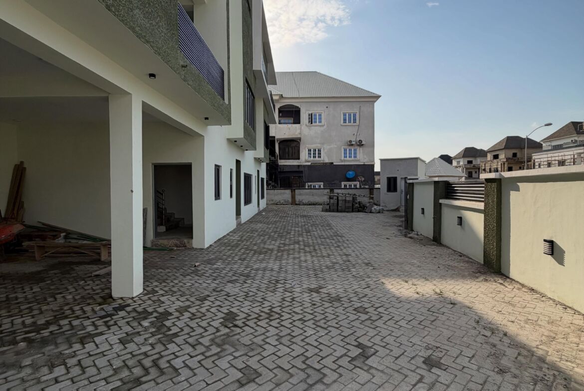 two units of 4-bedroom terrace duplexes and two units of 2-bedroom flats