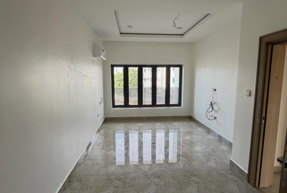 two units of 4-bedroom terrace duplexes and two units of 2-bedroom flats