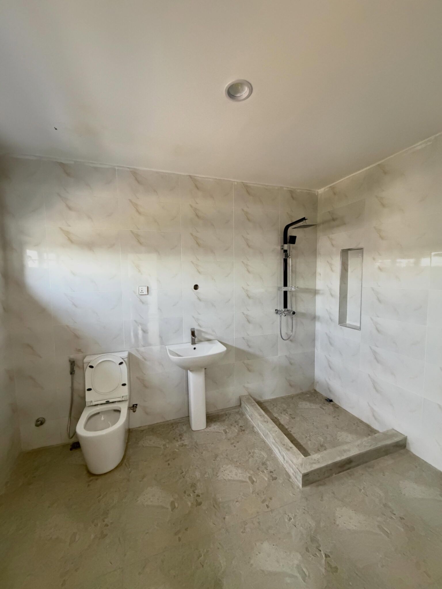 two units of 4-bedroom terrace duplexes and two units of 2-bedroom flats