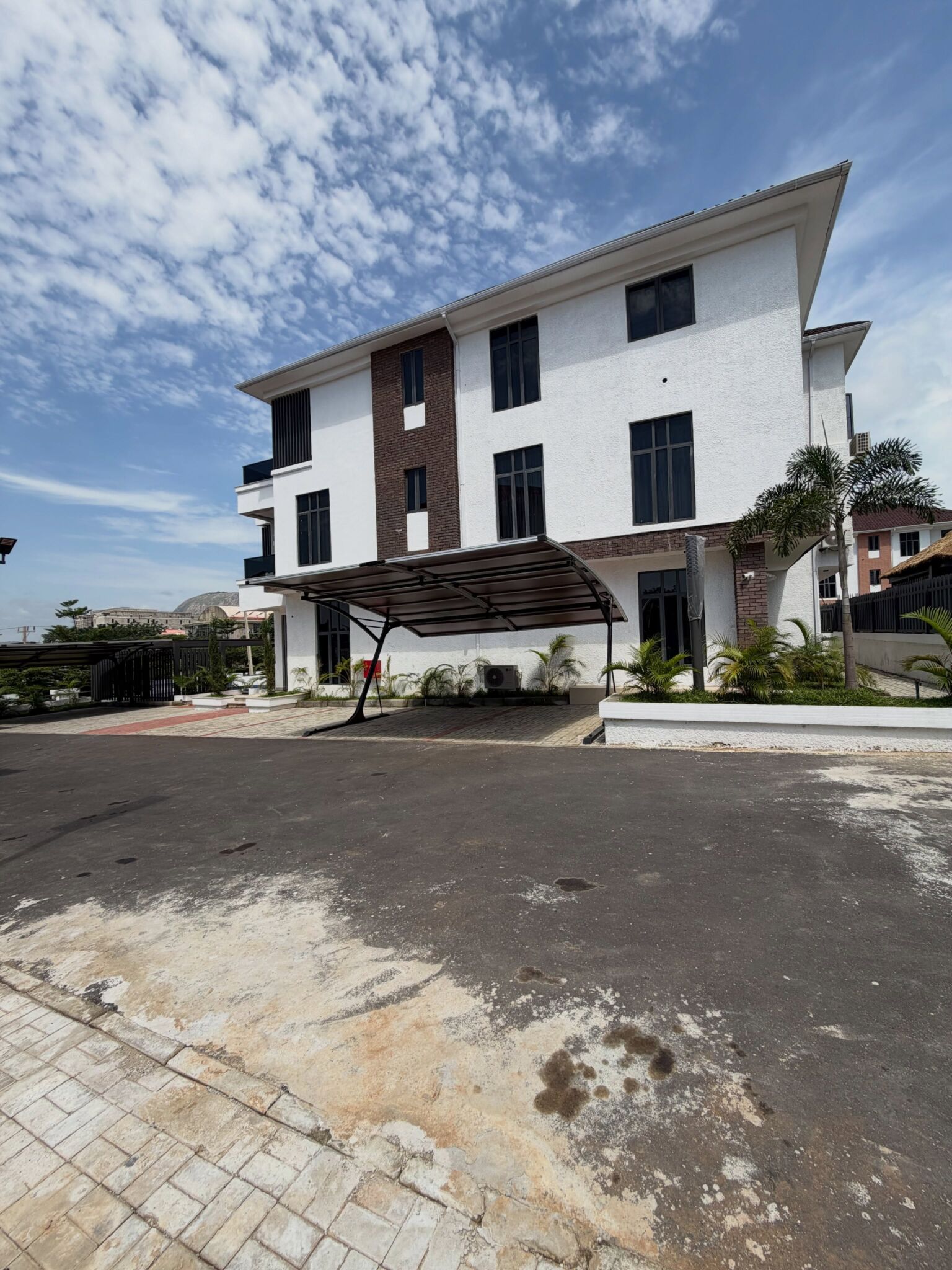 brand-new furnished 6-bedroom detached duplex in Asokoro, Abuja