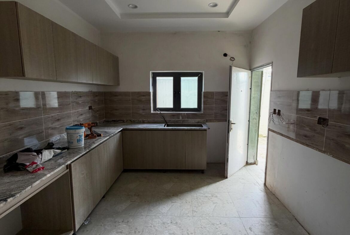 two units of 4-bedroom terrace duplexes and two units of 2-bedroom flats