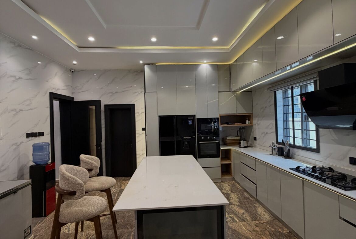 Furnished 5-bedroom detached duplex in Lifecamp, Abuja