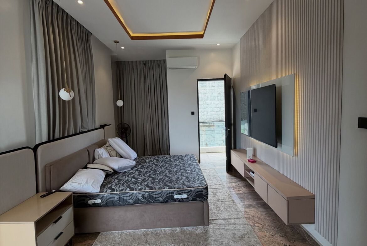 Furnished 5-bedroom detached duplex in Lifecamp, Abuja