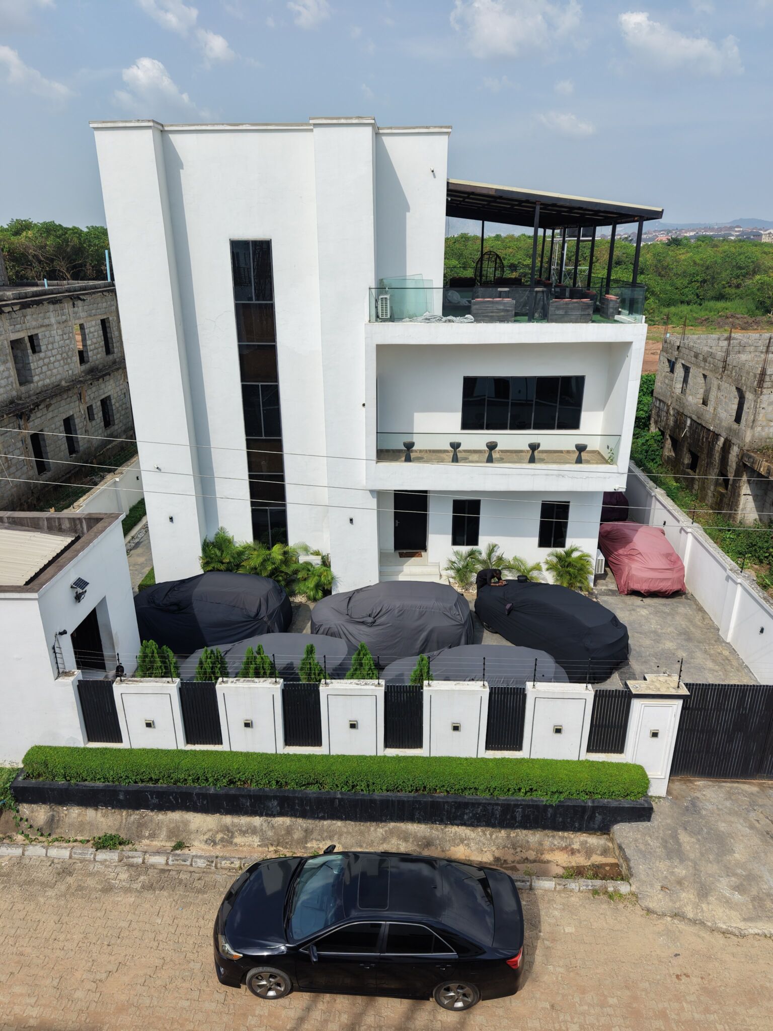 Furnished 5-bedroom detached duplex in Lifecamp, Abuja