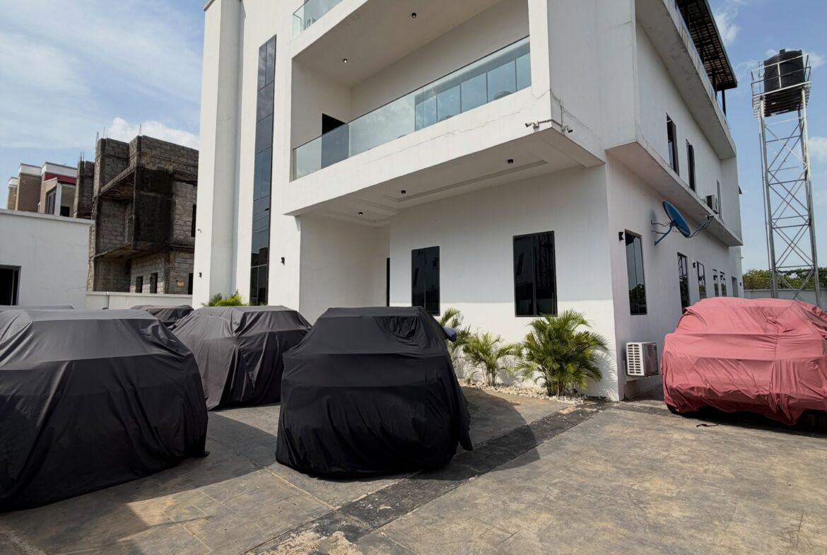 Furnished 5-bedroom detached duplex in Lifecamp, Abuja