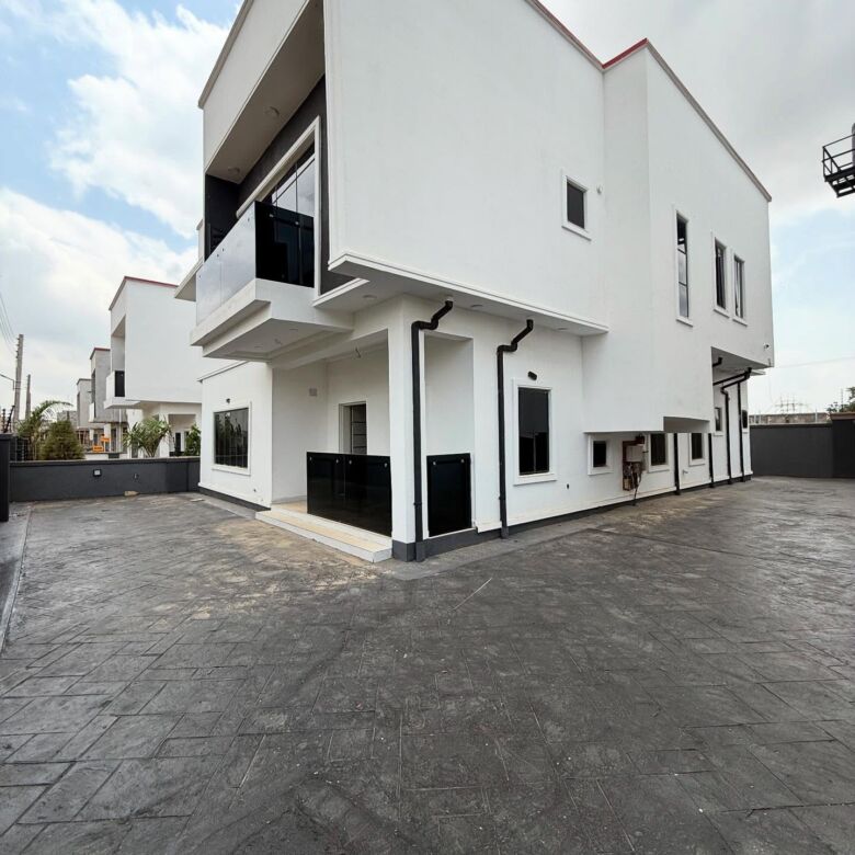 brand-new 4-bedroom detached duplex in Crown Vista City Estate, Lugbe, Abuja